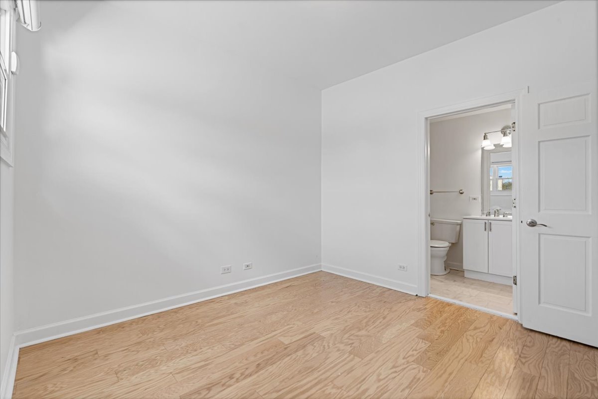 747 W Wrightwood Avenue Unit: c