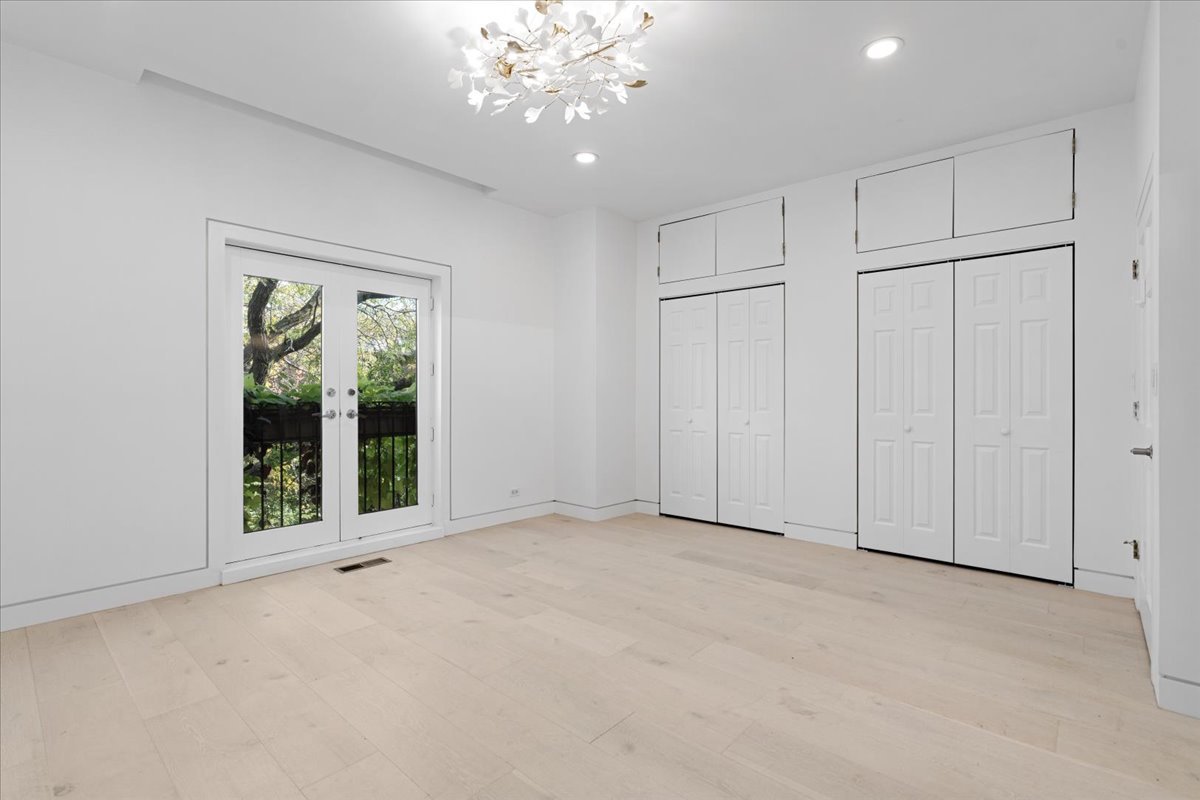 747 W Wrightwood Avenue Unit: c