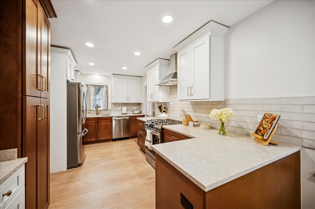 453 Longfellow Avenue