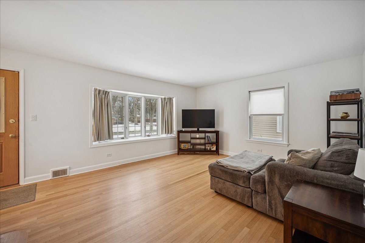 453 Longfellow Avenue