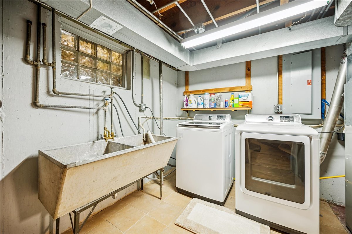 453 Longfellow Avenue