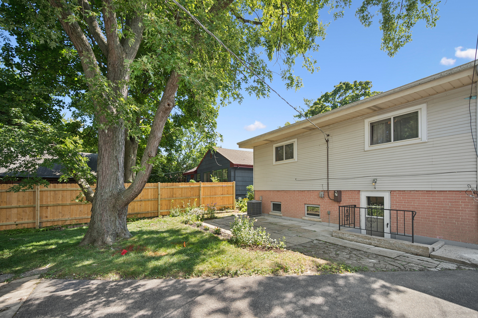516 Hermitage Drive