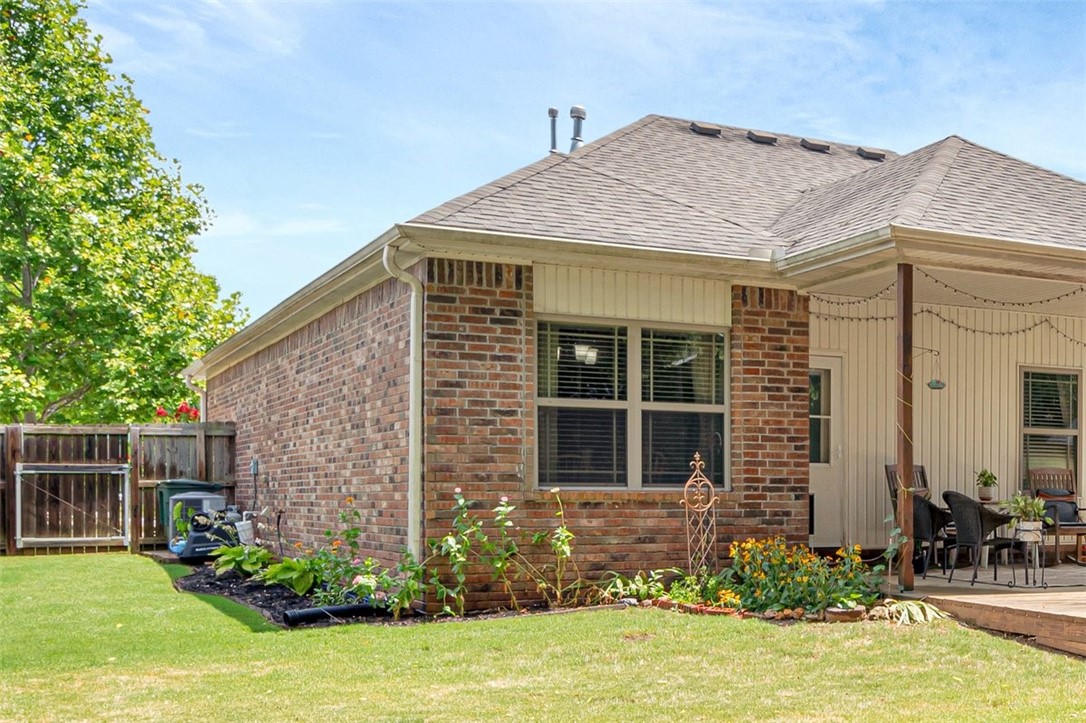 1353 S Blue Willow Avenue