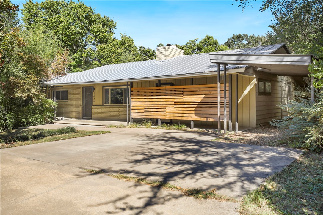 1426 Hillcrest Avenue