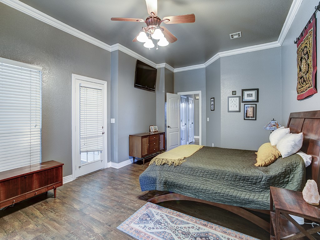 4805 Cedar Ridge Drive