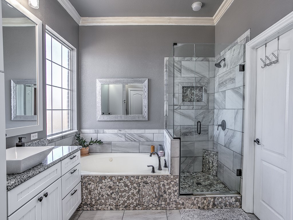 4805 Cedar Ridge Drive