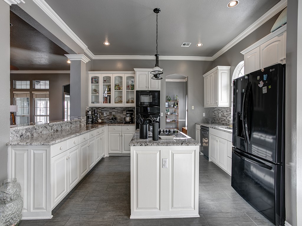 4805 Cedar Ridge Drive