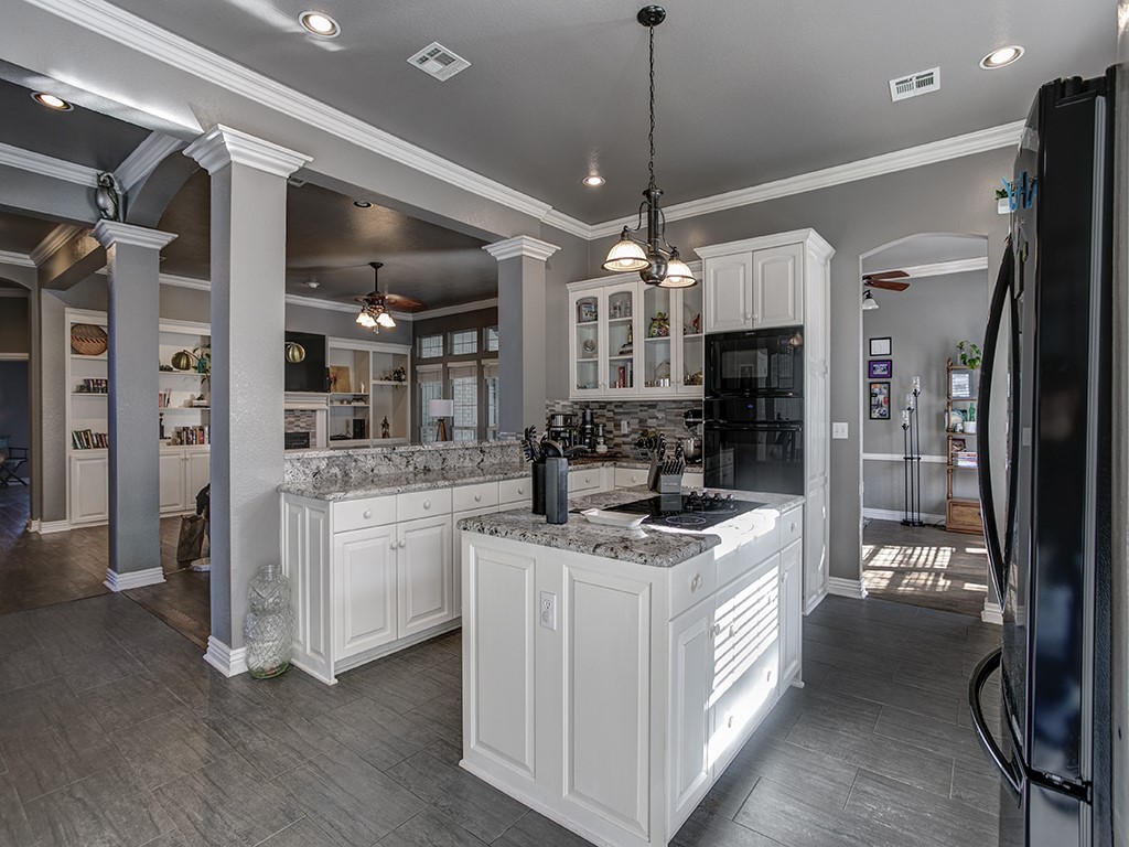 4805 Cedar Ridge Drive