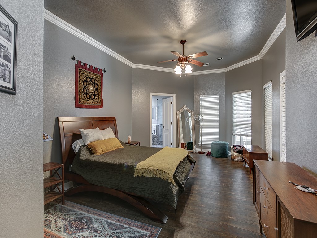 4805 Cedar Ridge Drive