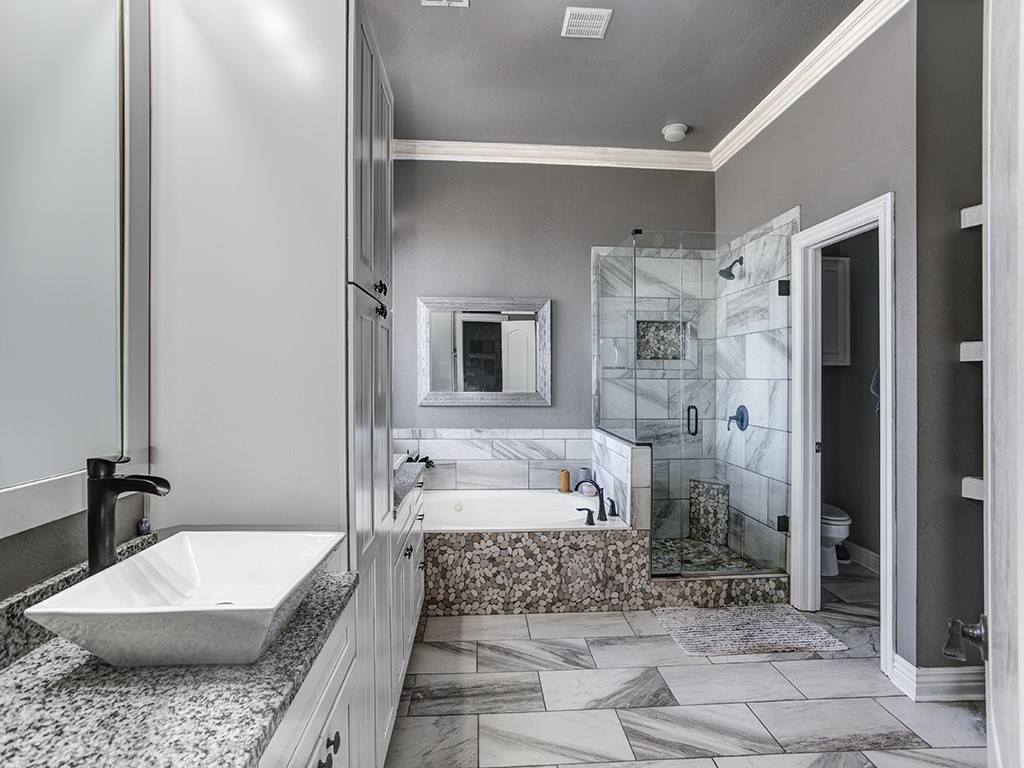 4805 Cedar Ridge Drive