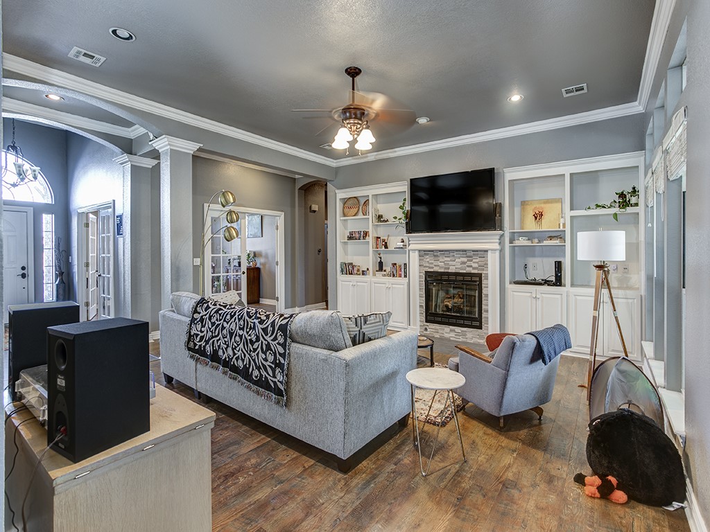 4805 Cedar Ridge Drive