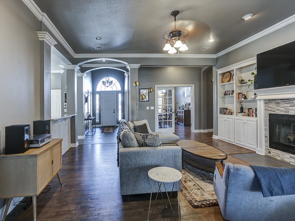 4805 Cedar Ridge Drive