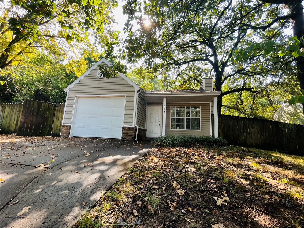 571 E Evergreen Lane