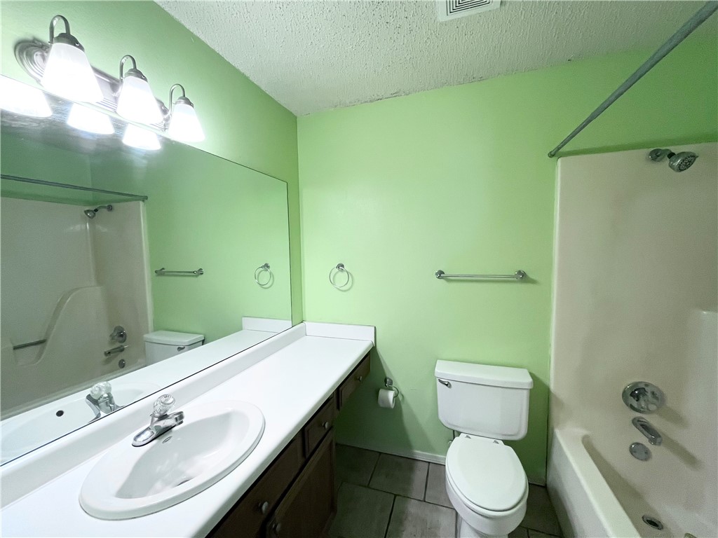 571 E Evergreen Lane