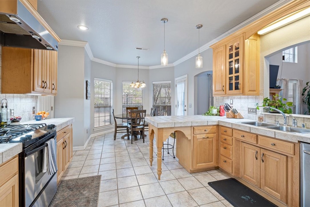 1853 N Hartford Drive