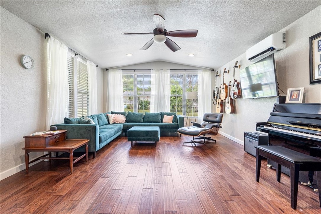 804 E Windy Hill Street