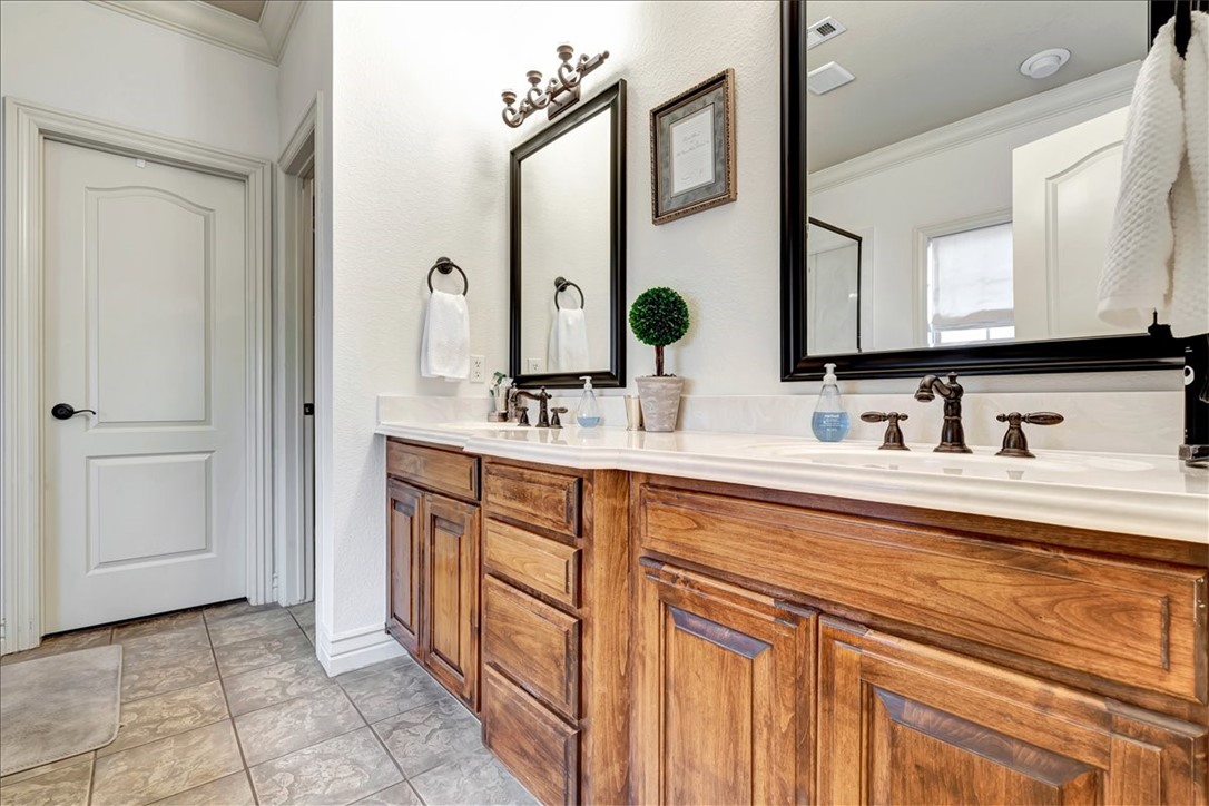 4312 W Coneflower Place