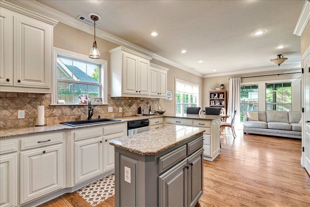 4312 W Coneflower Place