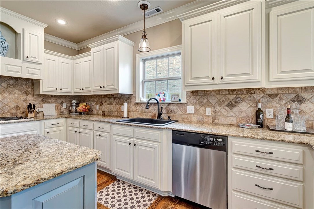 4312 W Coneflower Place