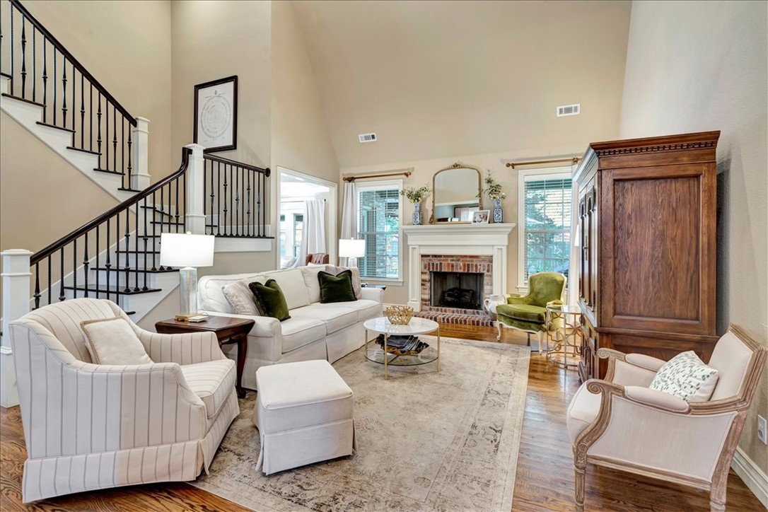 4312 W Coneflower Place