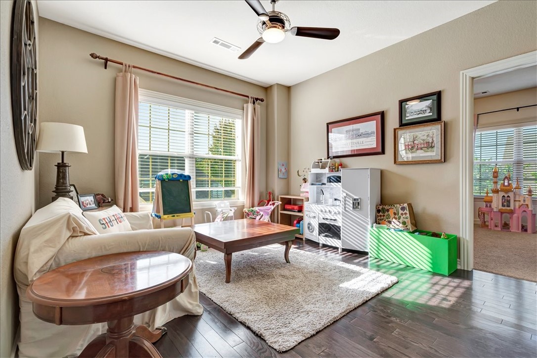 4312 W Coneflower Place