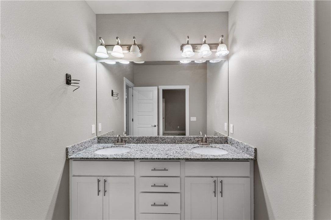 364 W Kinniburgh Drive