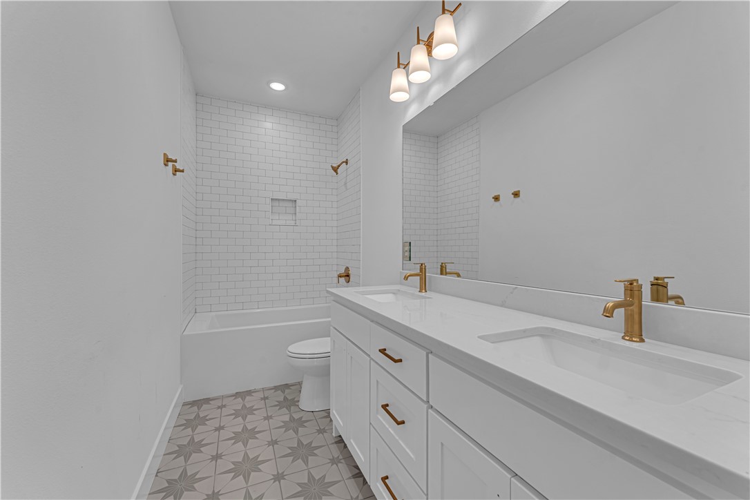 2022 E Little Crew Drive