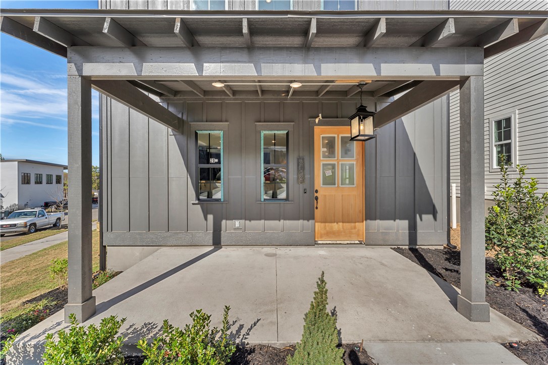 2022 E Little Crew Drive