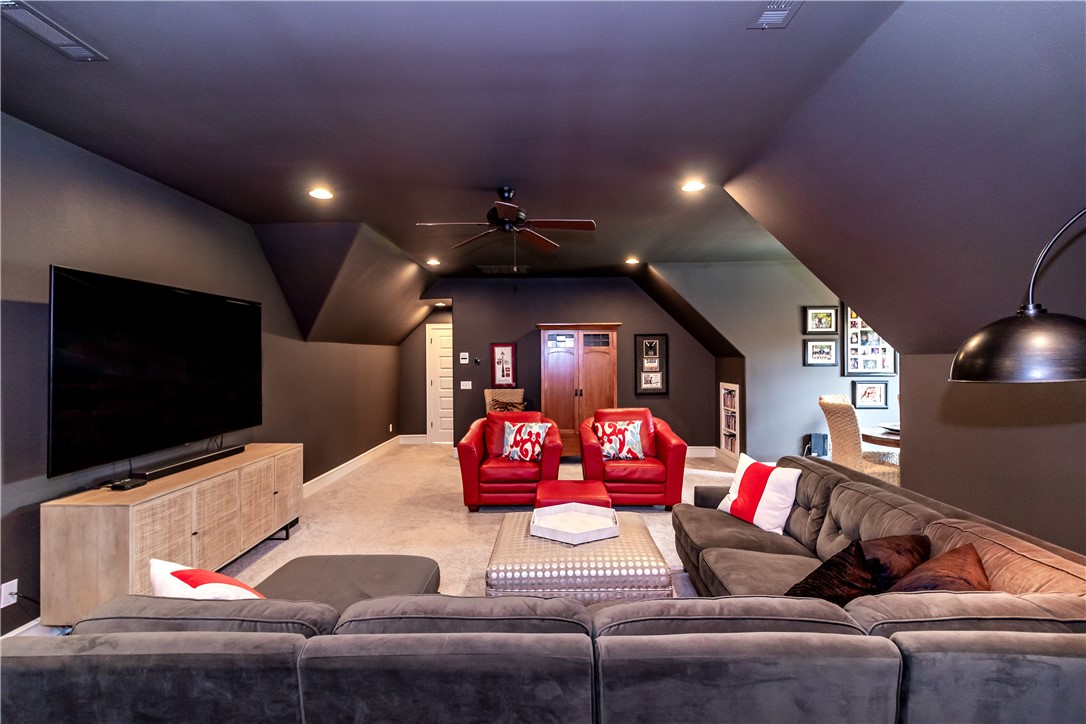 2940 N Chapel View Drive