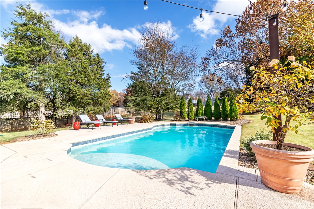 2940 N Chapel View Drive