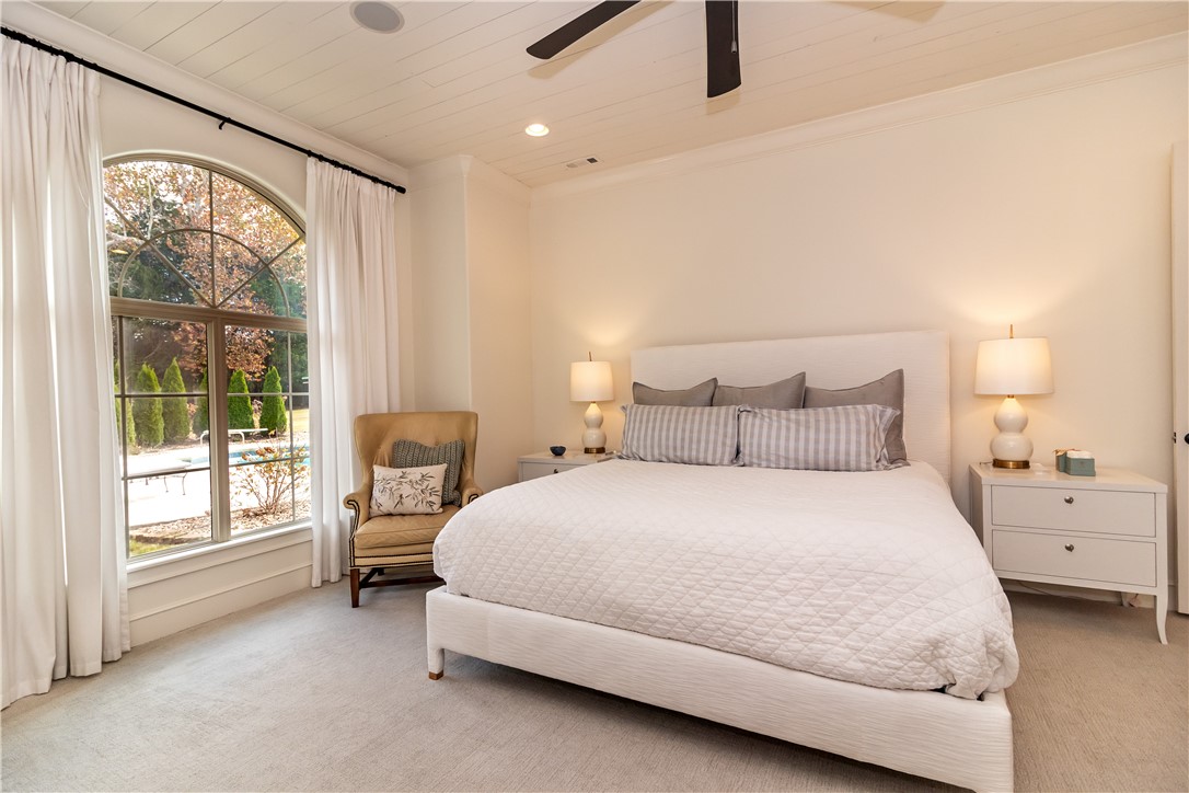 2940 N Chapel View Drive