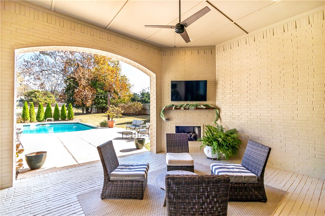 2940 N Chapel View Drive