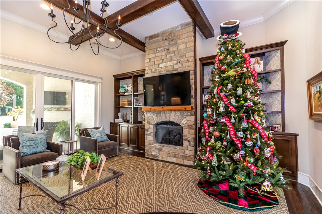 2940 N Chapel View Drive