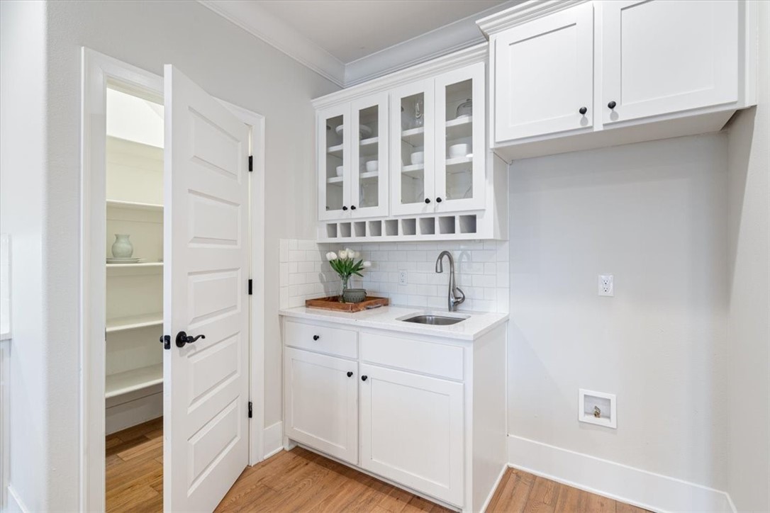 2152 Riverfront Lane