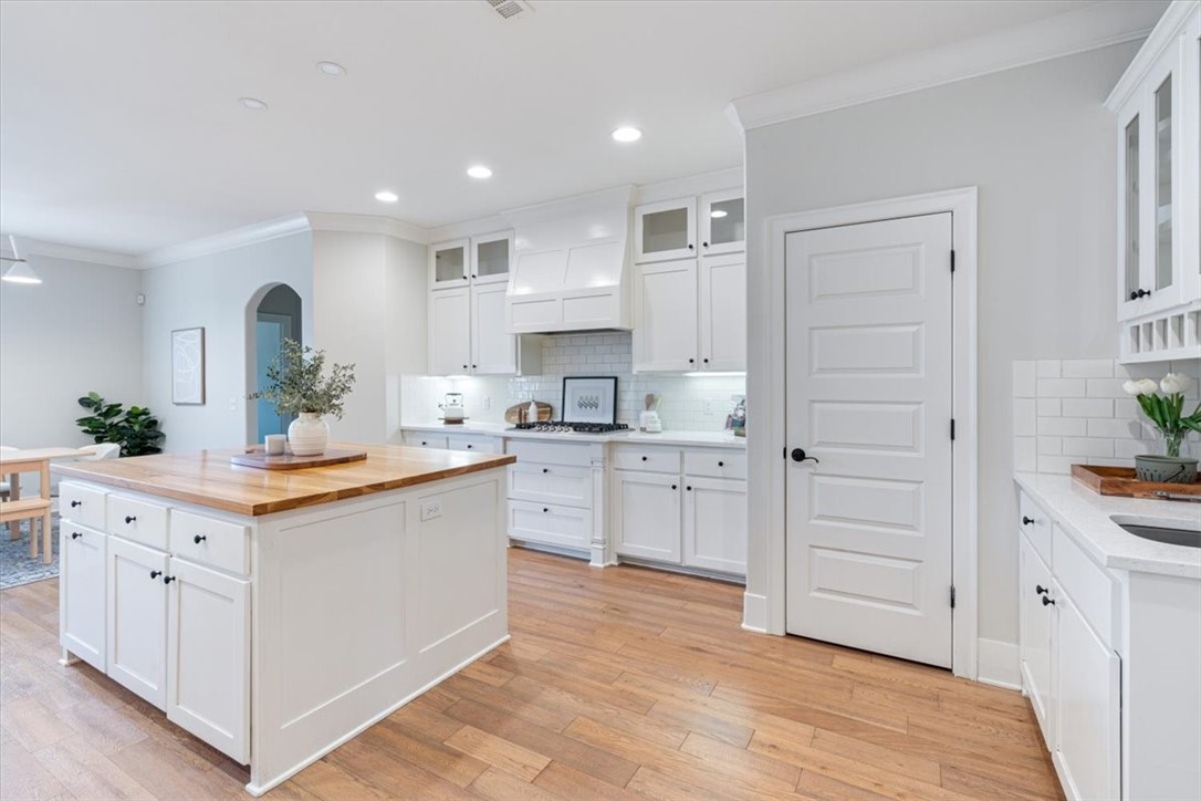 2152 Riverfront Lane