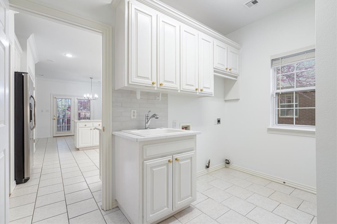 4394 W Castlebury Lane