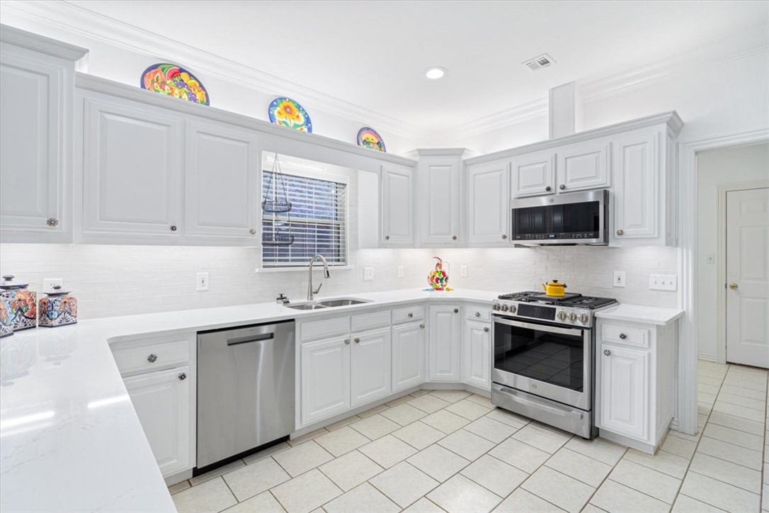 4394 W Castlebury Lane