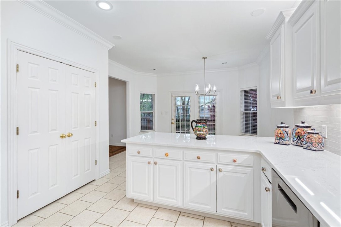 4394 W Castlebury Lane