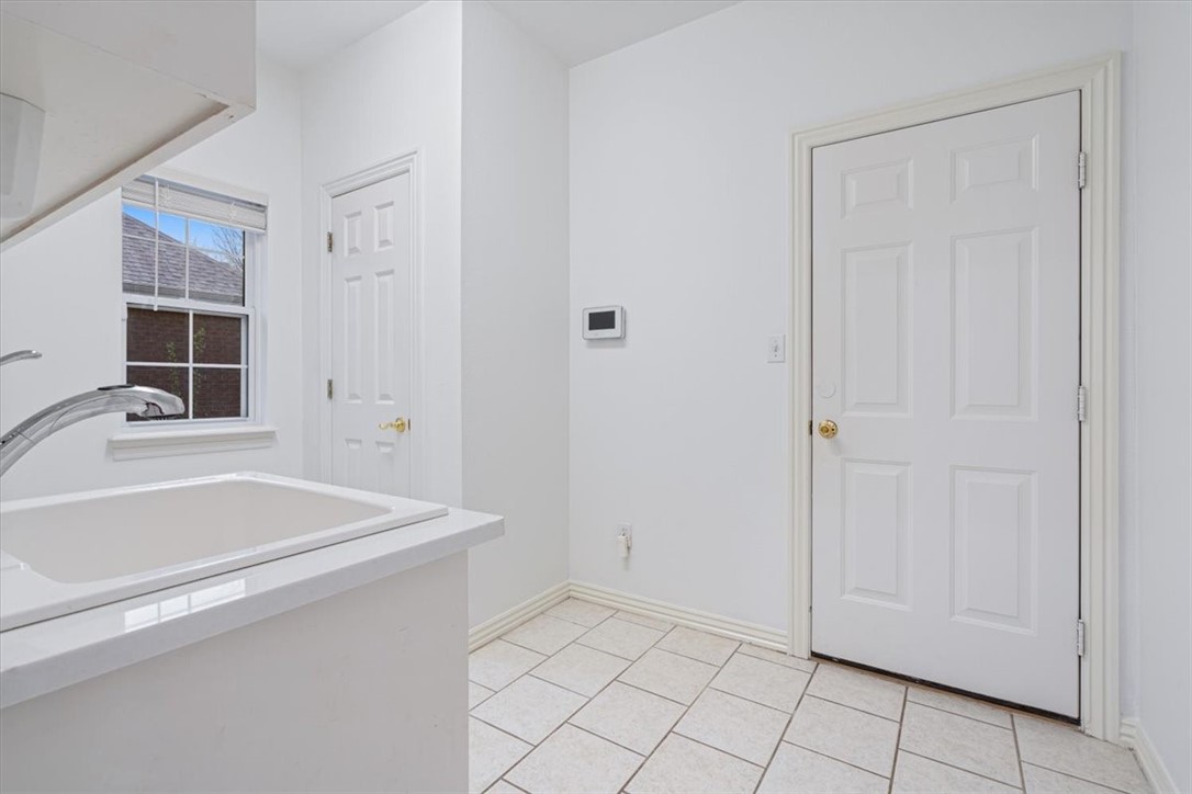 4394 W Castlebury Lane