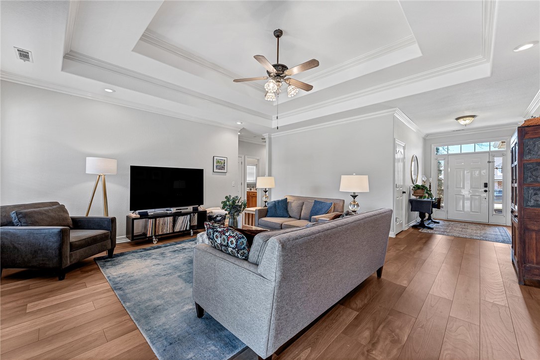 2074 N Hartford Drive