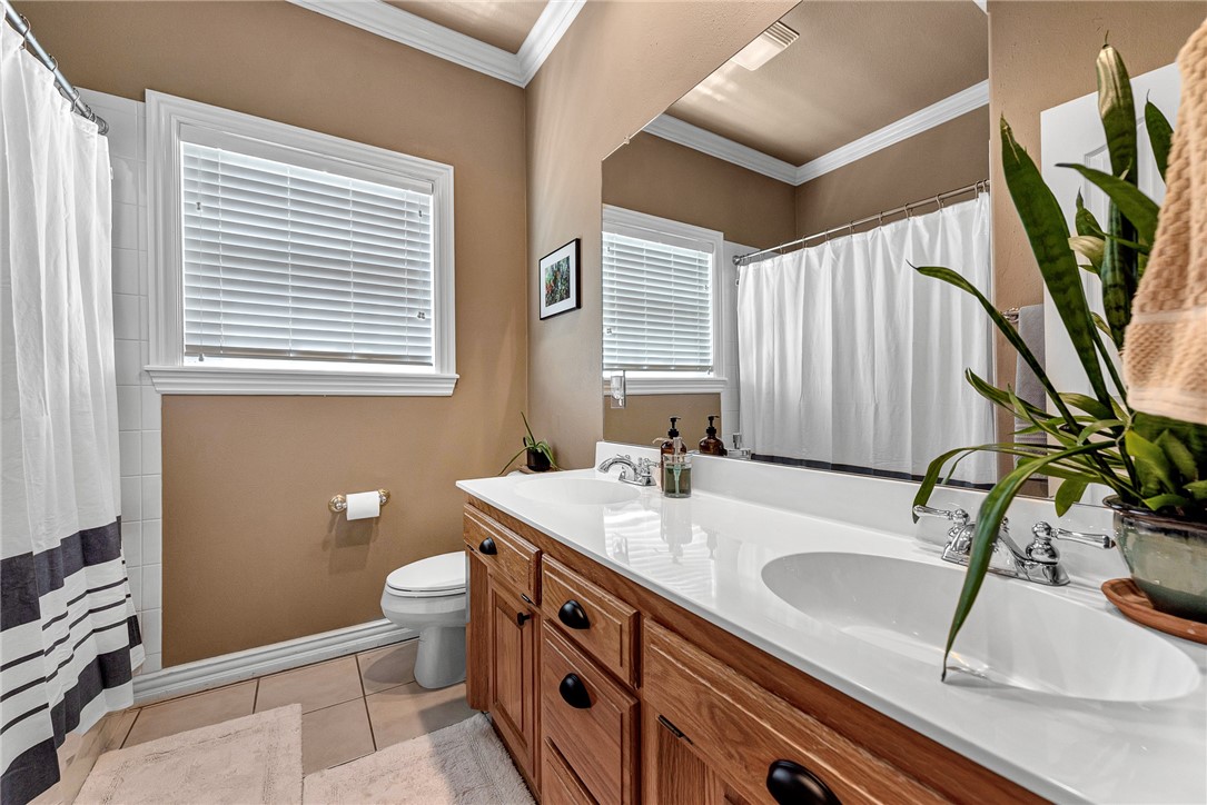 2074 N Hartford Drive