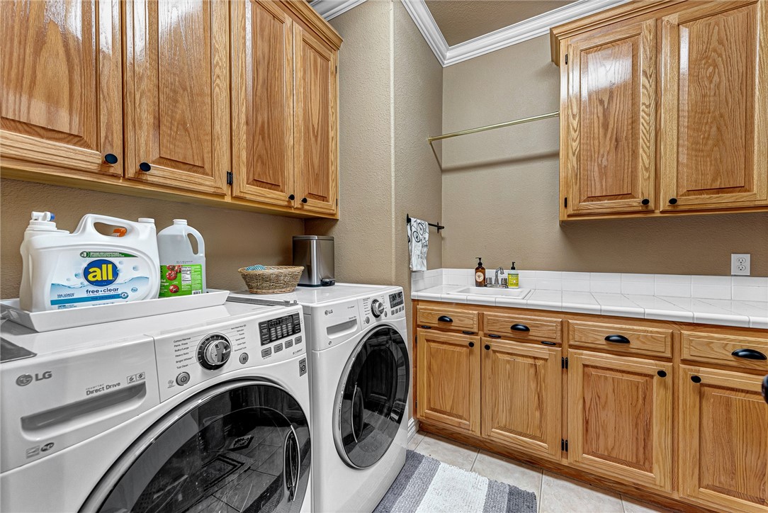 2074 N Hartford Drive