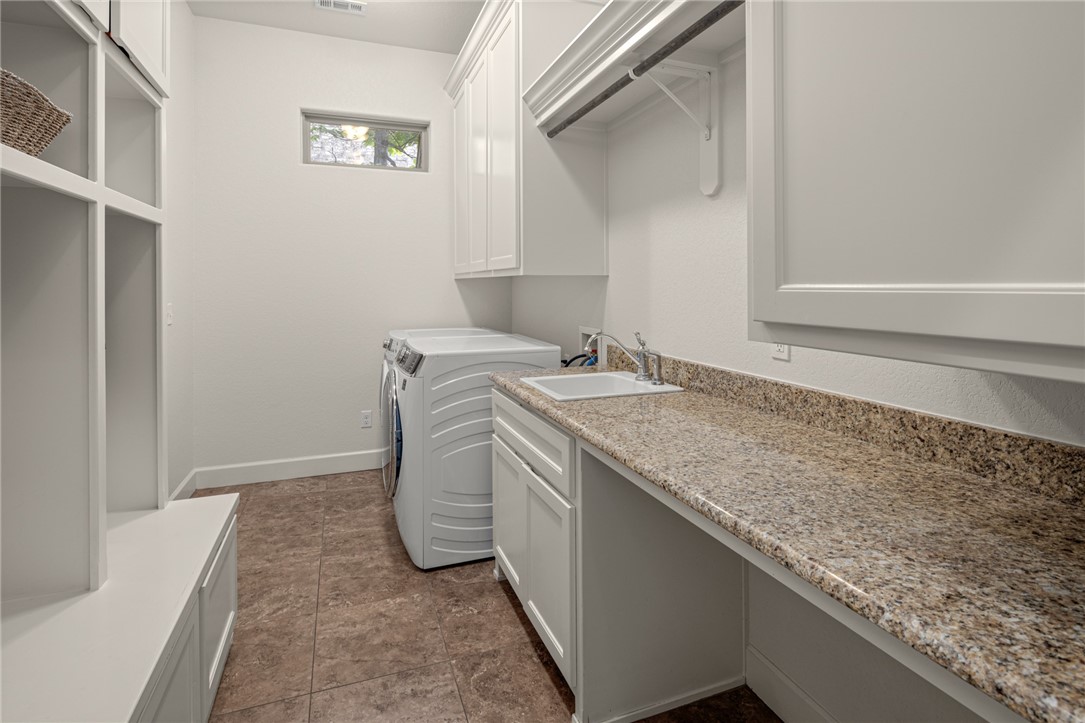 7009 W Inglewood Drive