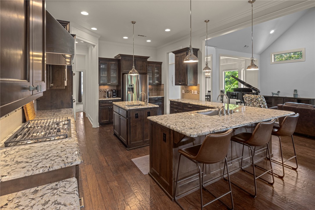 7009 W Inglewood Drive