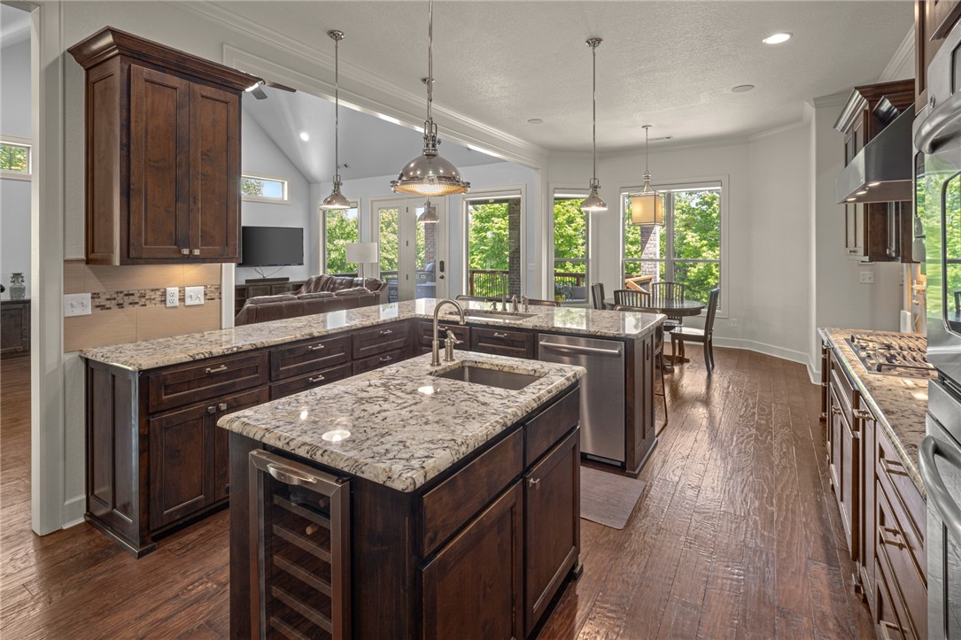 7009 W Inglewood Drive