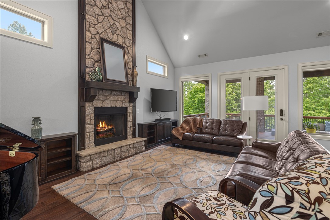 7009 W Inglewood Drive