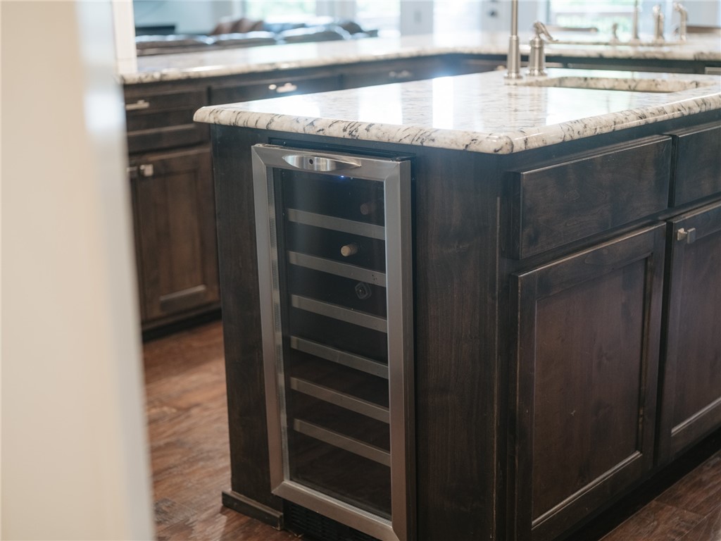 7009 W Inglewood Drive