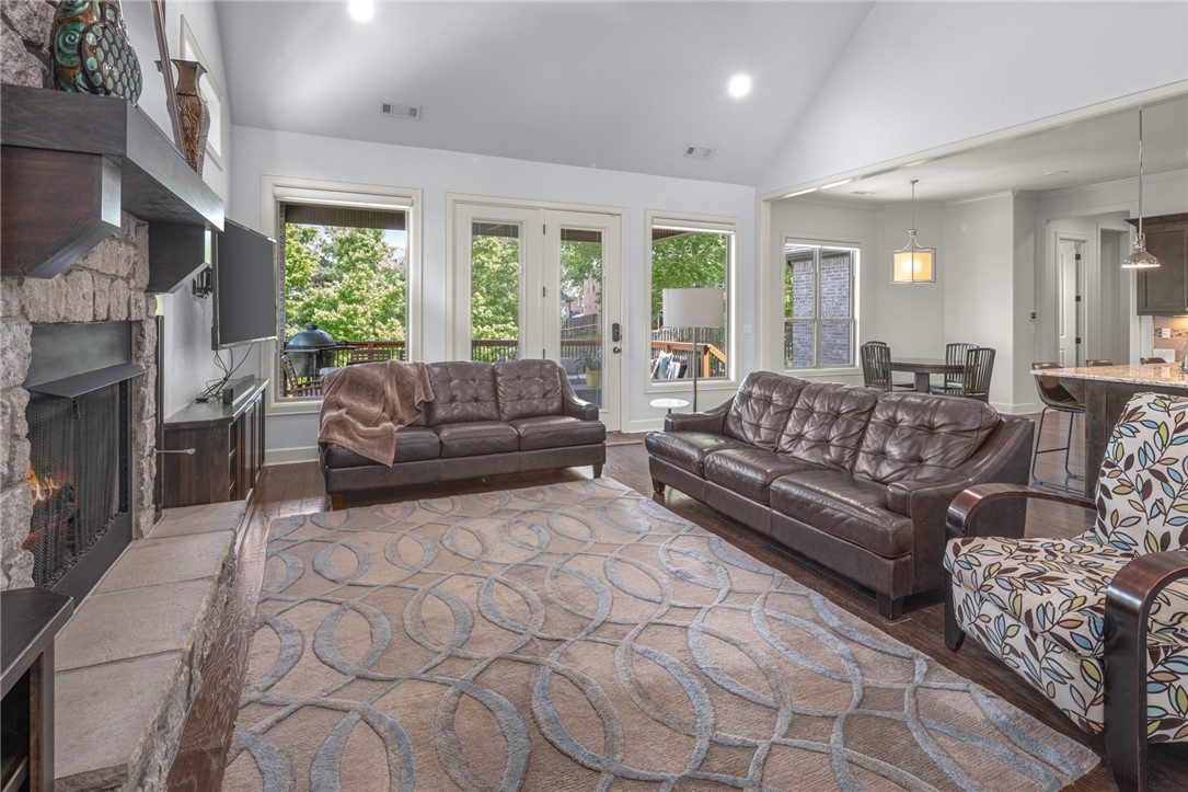 7009 W Inglewood Drive