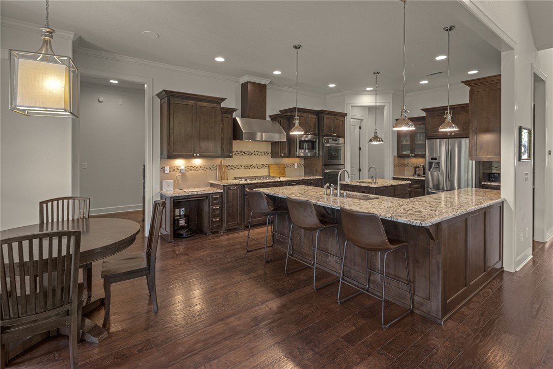 7009 W Inglewood Drive