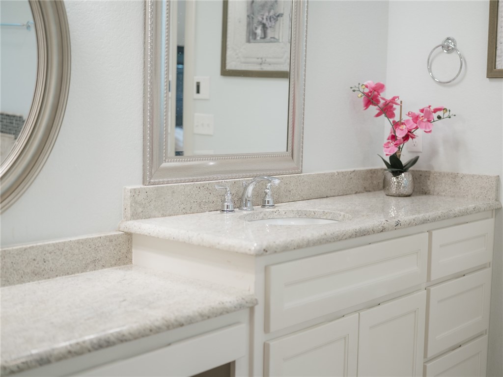 7009 W Inglewood Drive